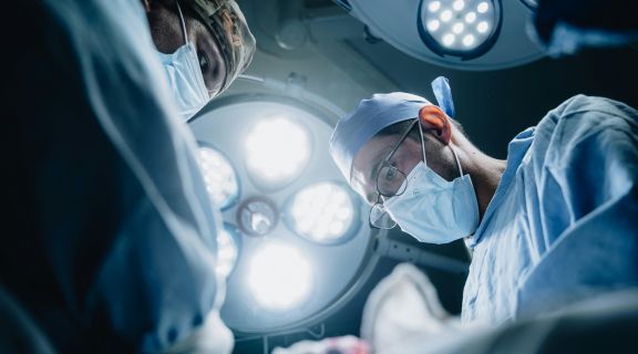 cirurgia de glaucoma.jpg