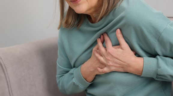 como diferenciar dor muscular de infarto