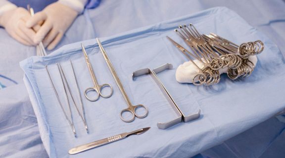fiz cirurgia de hérnia inguinal posso me abaixar.jpg