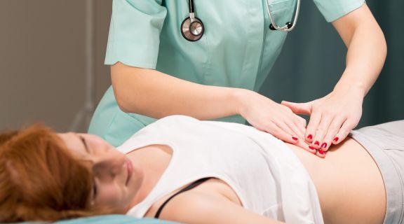 onde dói quando intestino está inflamado