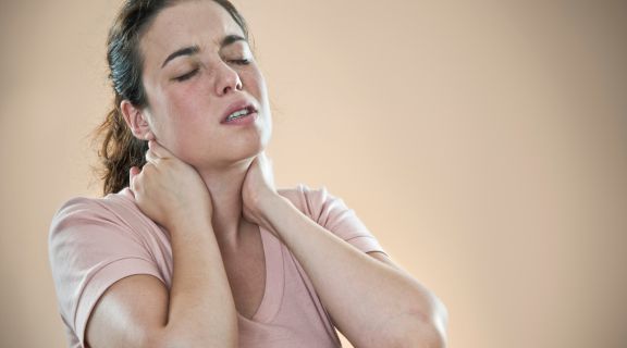 É normal sentir dor? Entenda quando a dor vira um alerta