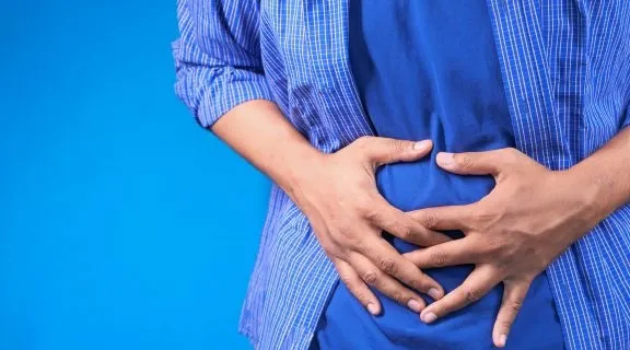 A dor da apendicite pode ir e voltar? Entenda os sinais e quais as causas