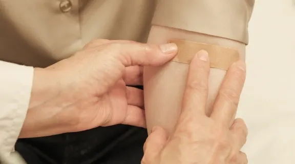 Adesivos para parar de fumar: como eles funcionam e quando utilizar