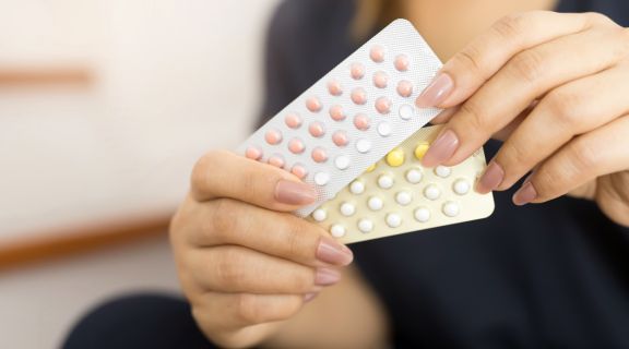 Amoxicilina corta efeito anticoncepcional? Entenda a relação e como se cuidar
