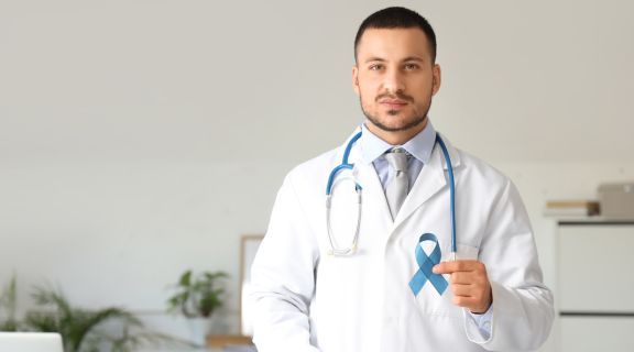 Saiba com quantos anos faz exame de próstata e a importância do rastreamento