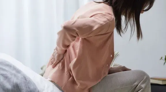 Como é a dor de pedra nos rins? Entenda as diferenças entre tipos de dor