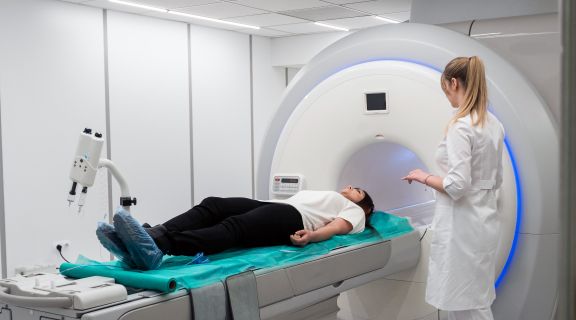 Entenda como é feita a ressonância magnética e o que ela pode detectar no corpo