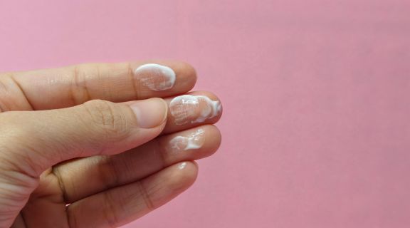 Corrimento tipo clara de ovo na gravidez: quando é normal?