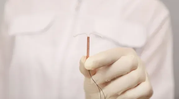 É possível engravidar com DIU? Saiba como aumentar a eficácia do método