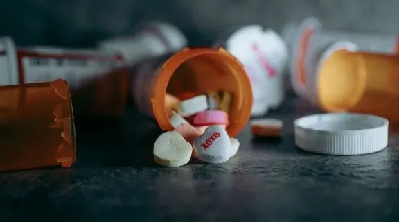 Efeitos das drogas no cérebro: como o uso a favorece a dependência