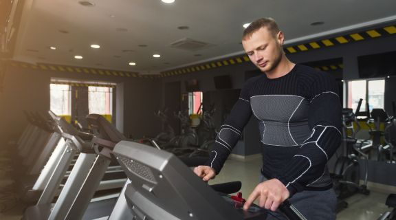 Elíptico ou esteira: qual emagrece mais e qual deles é o melhor para você?