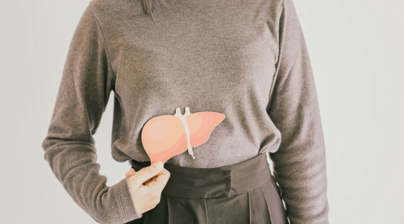 Hepatite C pode voltar depois do tratamento? Entenda como se prevenir