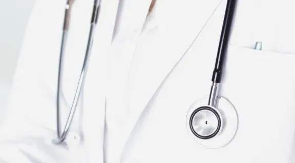 Médico que cuida de varizes: angiologista ou cirurgião vascular?