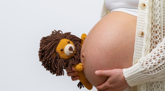 Mudanças no corpo da gestante mês a mês explicadas