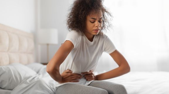 O que é bom para dor de cólica? Veja como aliviar o desconforto menstrual