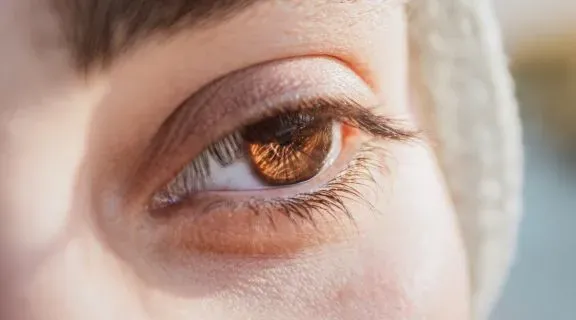 Pálpebras tremendo: o que pode ser e quando se preocupar