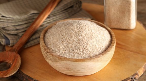 Quais são os benefícios do psyllium e como funciona para a saúde intestinal