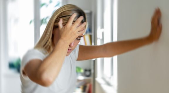   Qual a diferença entre convulsão e epilepsia e quando buscar ajuda médica