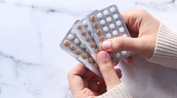 Qual remédio posso tomar para gripe amamentando? Veja opções seguras