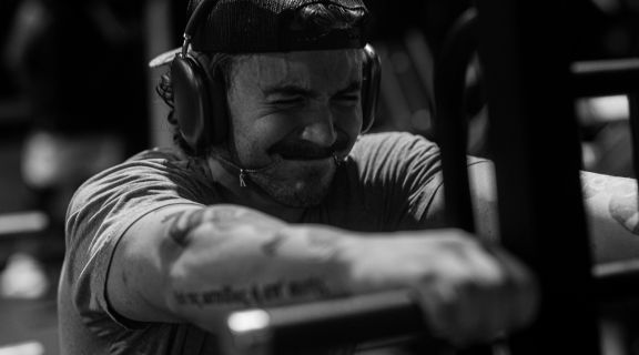 Quanto tempo dura a dor muscular da academia: quando é normal e como aliviar