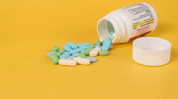 Quem tem alergia a amoxicilina pode tomar benzetacil? Entenda