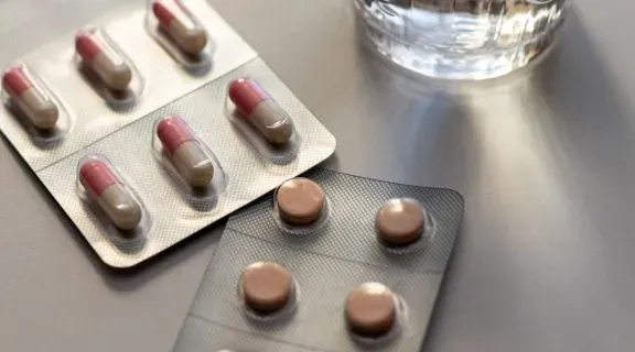 Quem tem alergia a dipirona pode tomar nimesulida​? Veja riscos