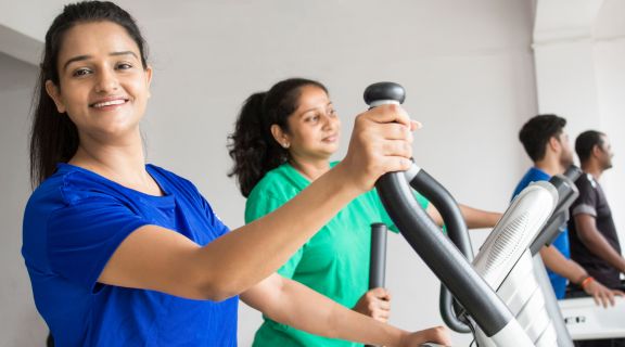 Quem tem reumatismo pode fazer academia? Veja algumas recomendações