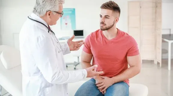 Quem toma remédio para próstata pode ter relação sexual? Entenda os efeitos