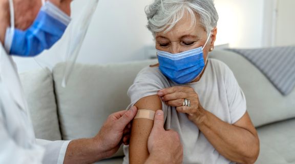 Quem tomou vacina contra meningite pode pegar a doença? Entenda o caso
