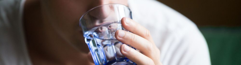 sintomas de desidratação em adultos_1.jpg