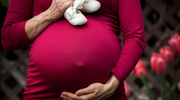 Vitamina para engravidar depois do 40: veja quais são as principais para as mulheres